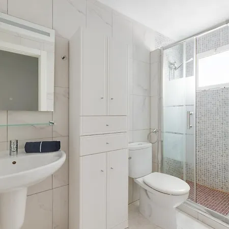 Διαμέρισμα 200 M To The Beach-5th Floor With Elevator *